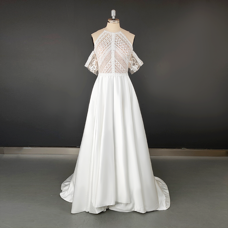 Sophisticated Halter-Neck Gown with Geometric Lace Bodice