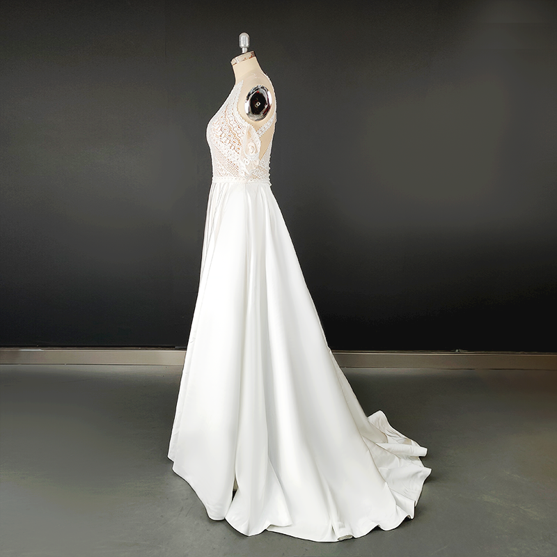 Sophisticated Halter-Neck Gown with Geometric Lace Bodice