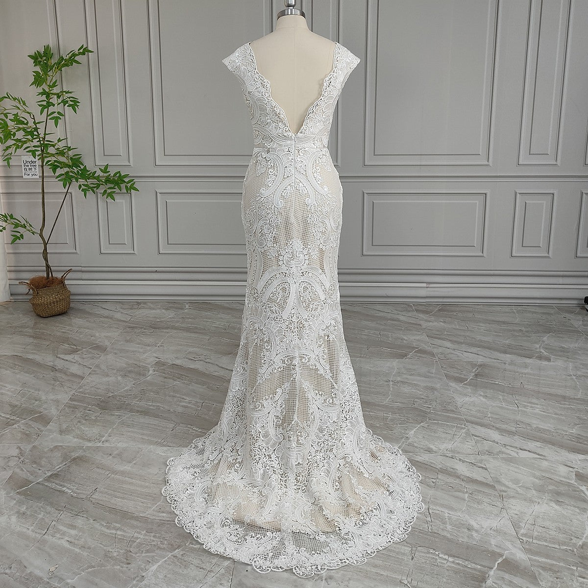 Enchanting All-Over Lace Trumpet Gown with Scalloped V-Neck