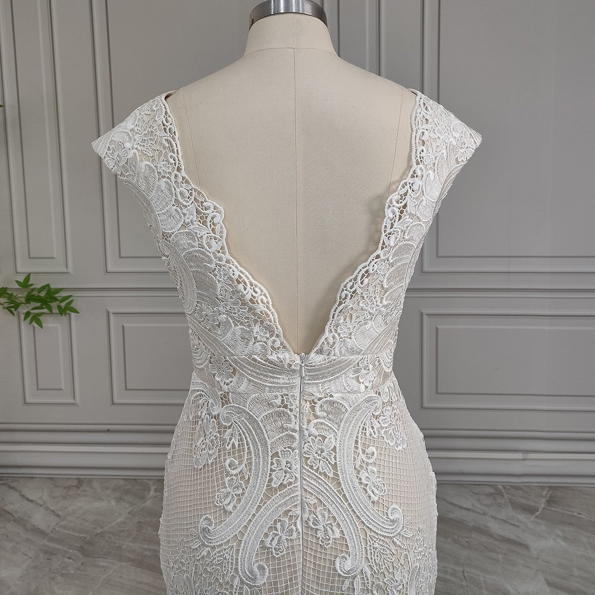 Enchanting All-Over Lace Trumpet Gown with Scalloped V-Neck