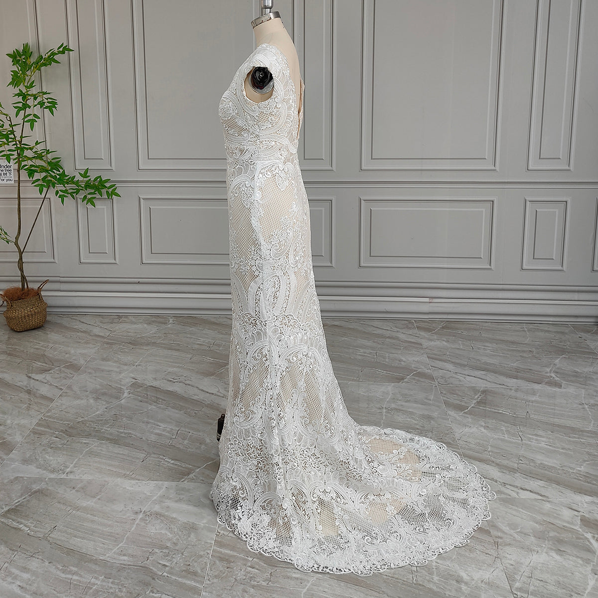 Enchanting All-Over Lace Trumpet Gown with Scalloped V-Neck